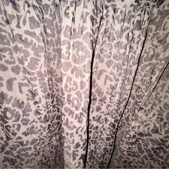 Christopher & Banks Brown Charcoal Print Peasant Top Flutter Sleeves Buttons XL - Picture 8 of 9